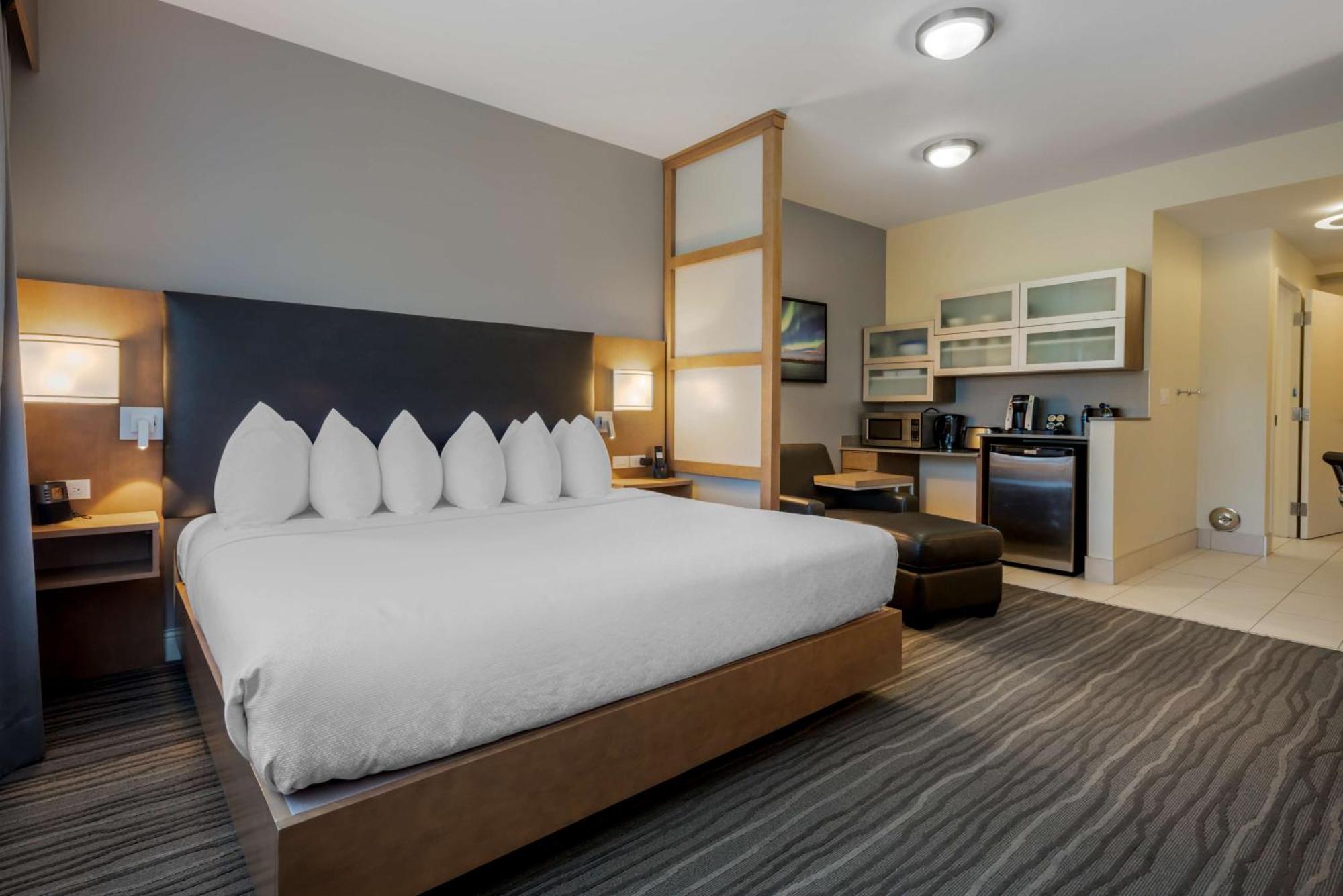 Best Western Plus Sawridge Suites Fort Mcmurray Exterior foto