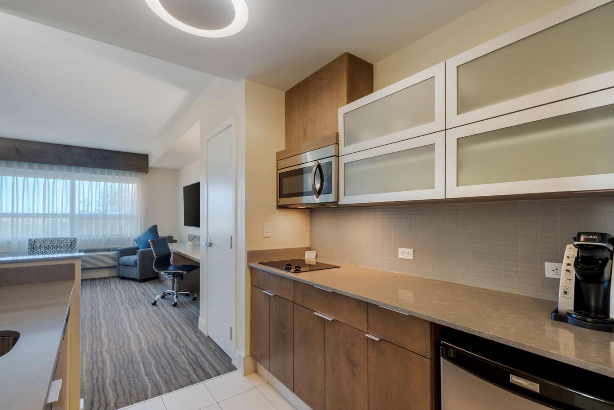 Best Western Plus Sawridge Suites Fort Mcmurray Exterior foto