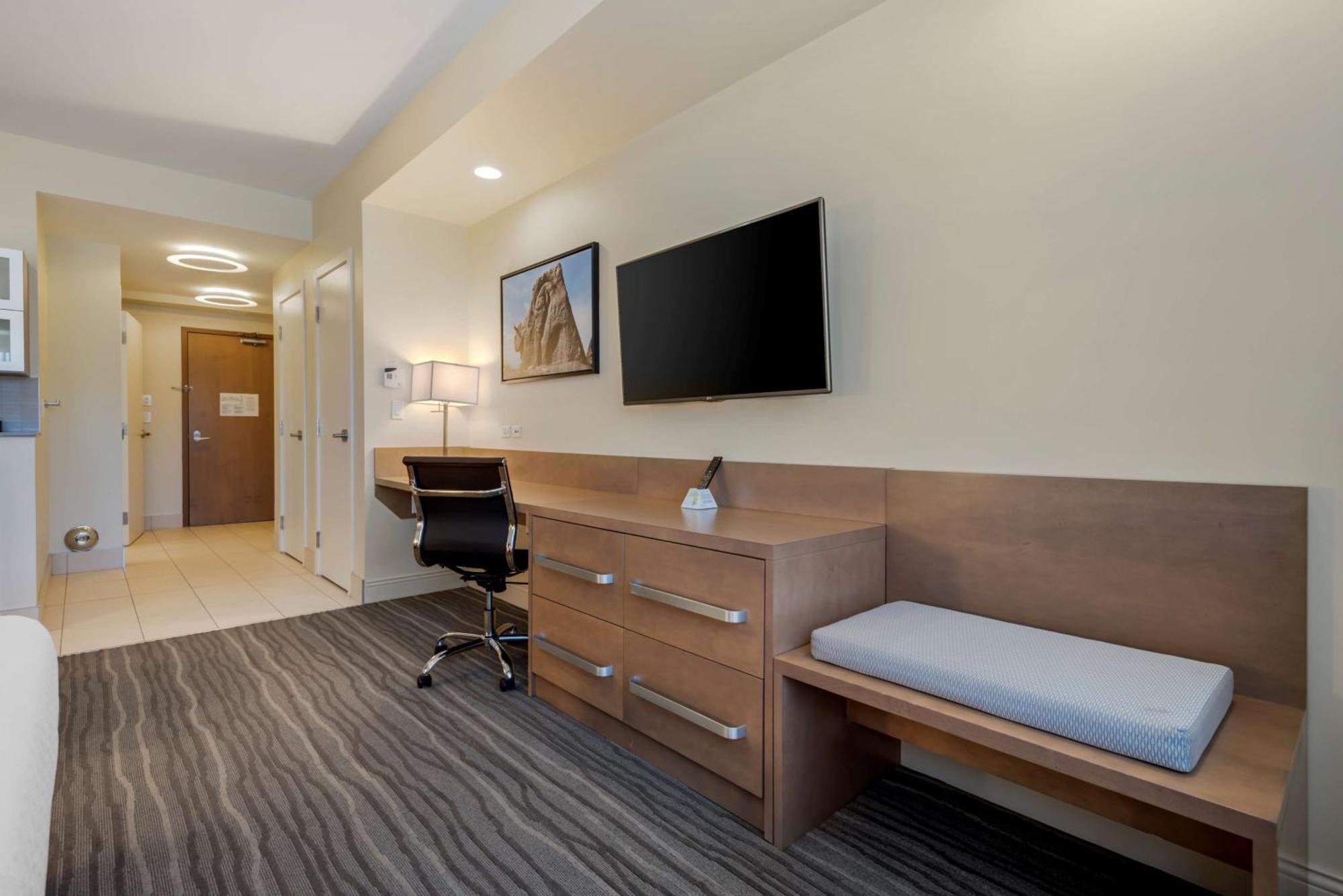 Best Western Plus Sawridge Suites Fort Mcmurray Exterior foto