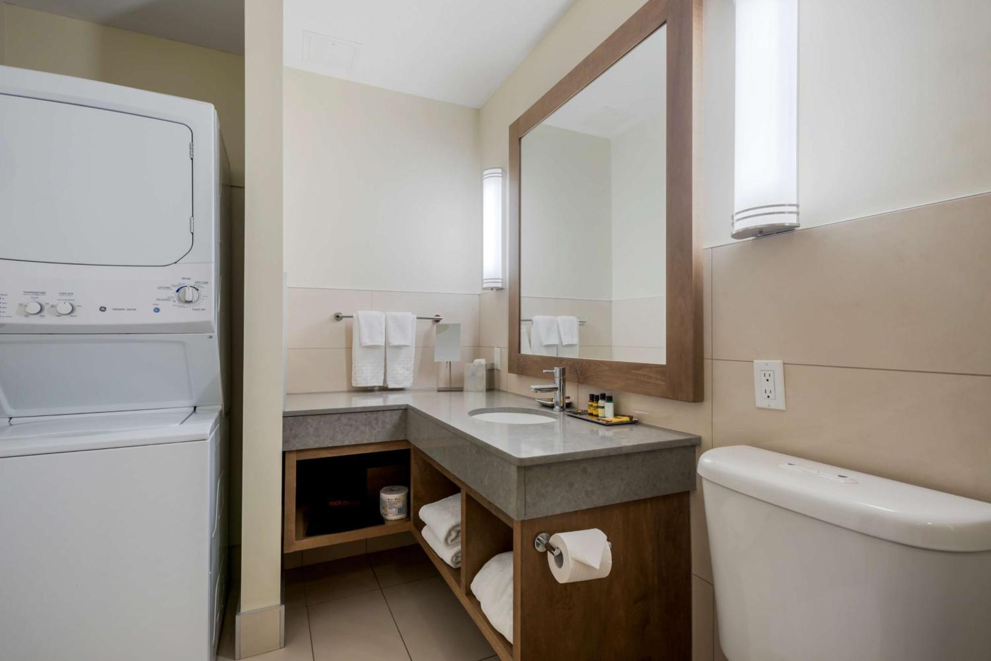 Best Western Plus Sawridge Suites Fort Mcmurray Exterior foto