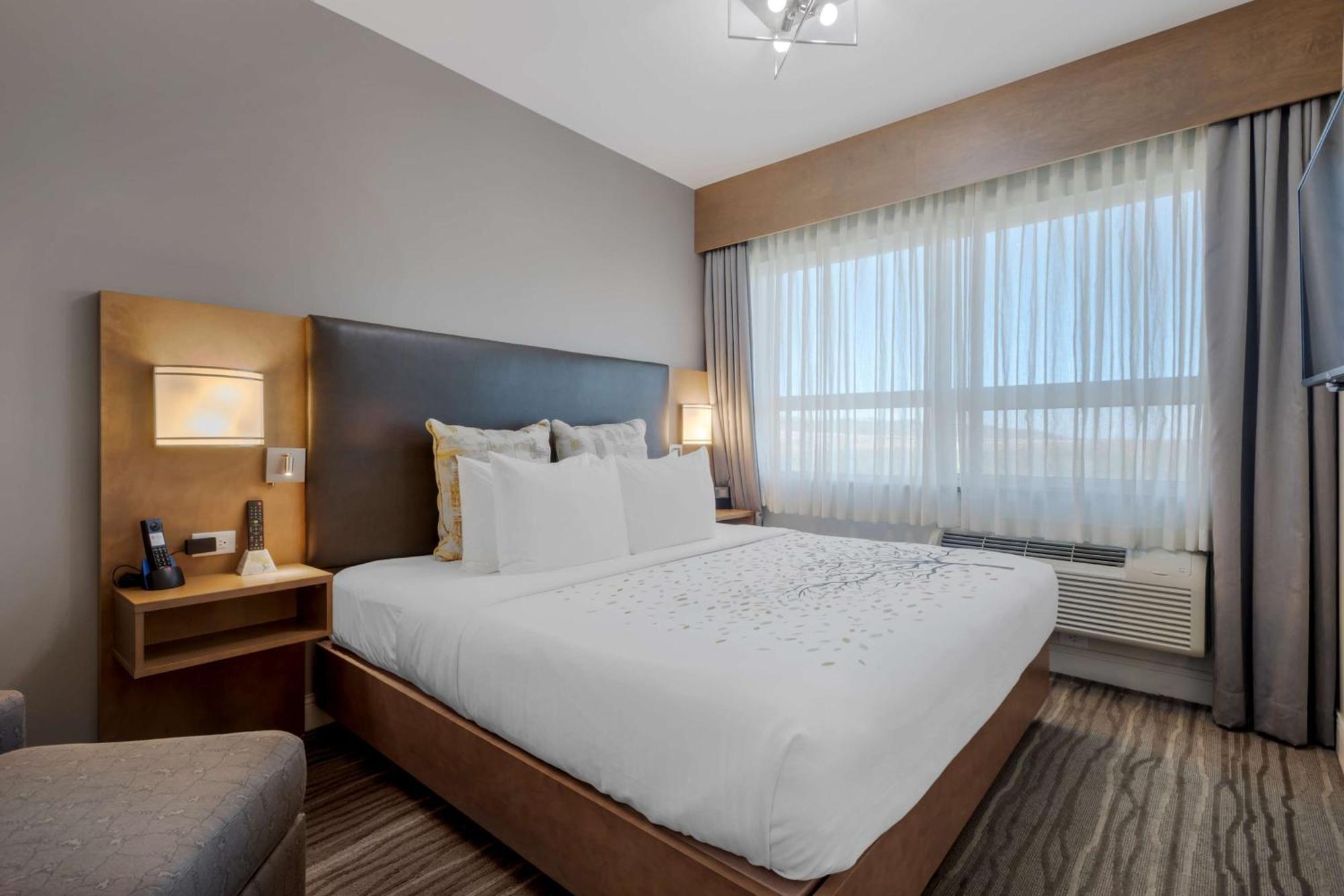 Best Western Plus Sawridge Suites Fort Mcmurray Exterior foto