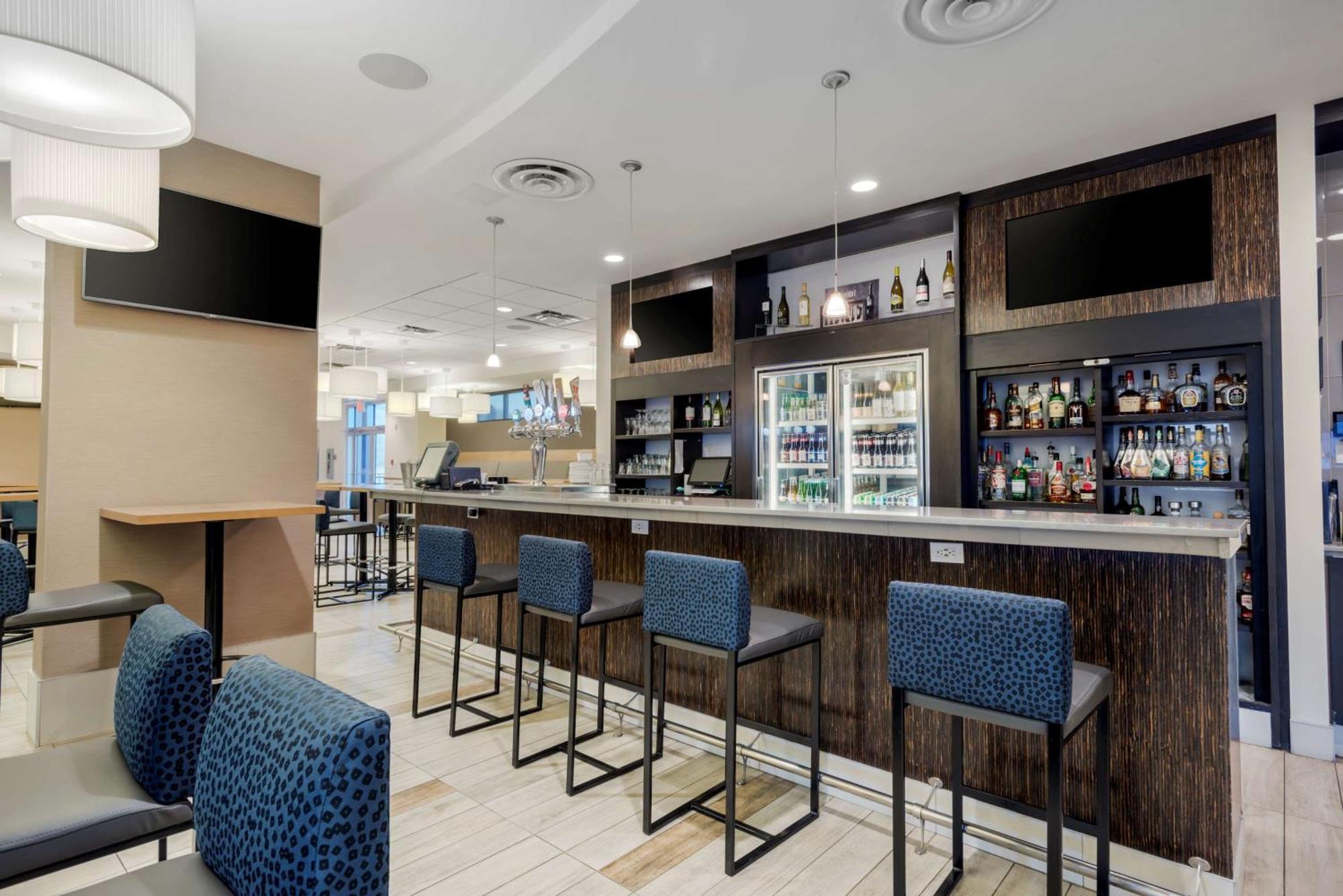 Best Western Plus Sawridge Suites Fort Mcmurray Exterior foto