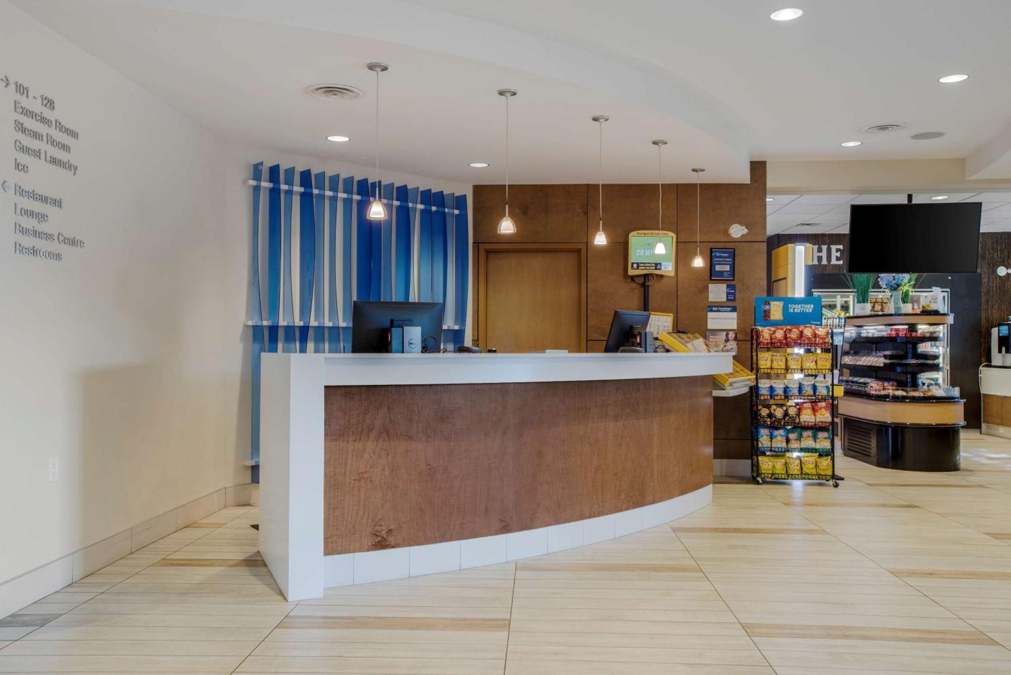Best Western Plus Sawridge Suites Fort Mcmurray Exterior foto