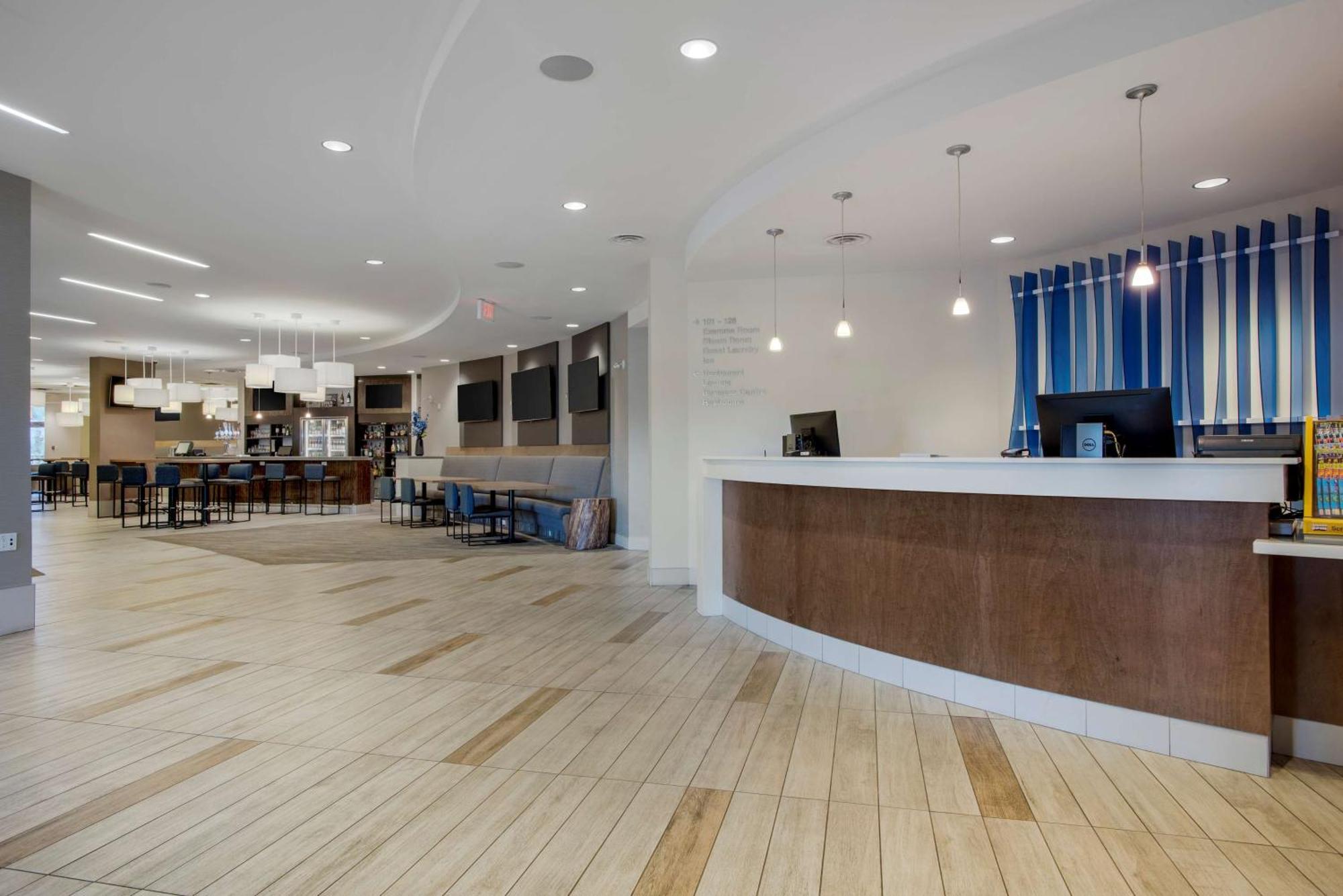 Best Western Plus Sawridge Suites Fort Mcmurray Exterior foto