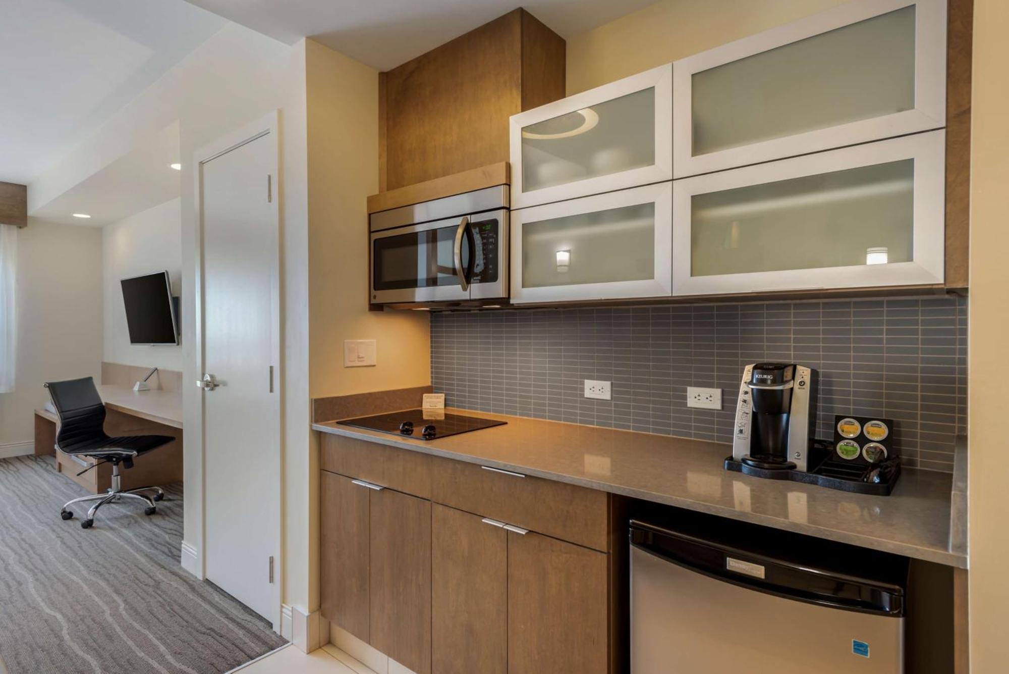 Best Western Plus Sawridge Suites Fort Mcmurray Exterior foto