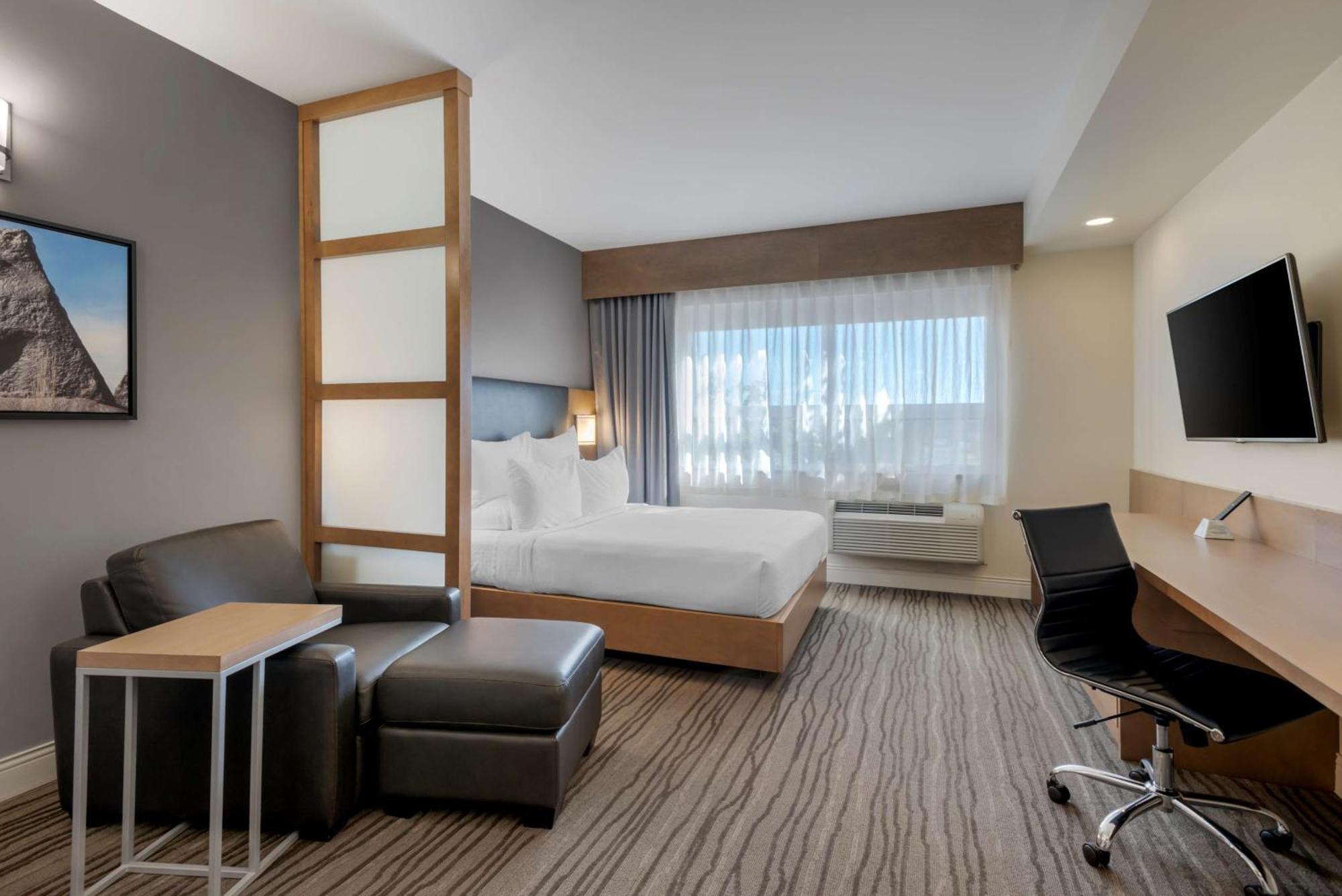 Best Western Plus Sawridge Suites Fort Mcmurray Exterior foto